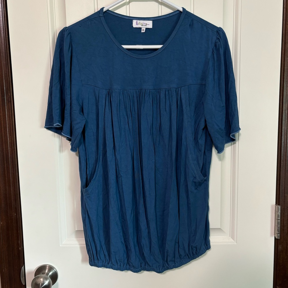 Women’s Breast Feeding Friendly Top
